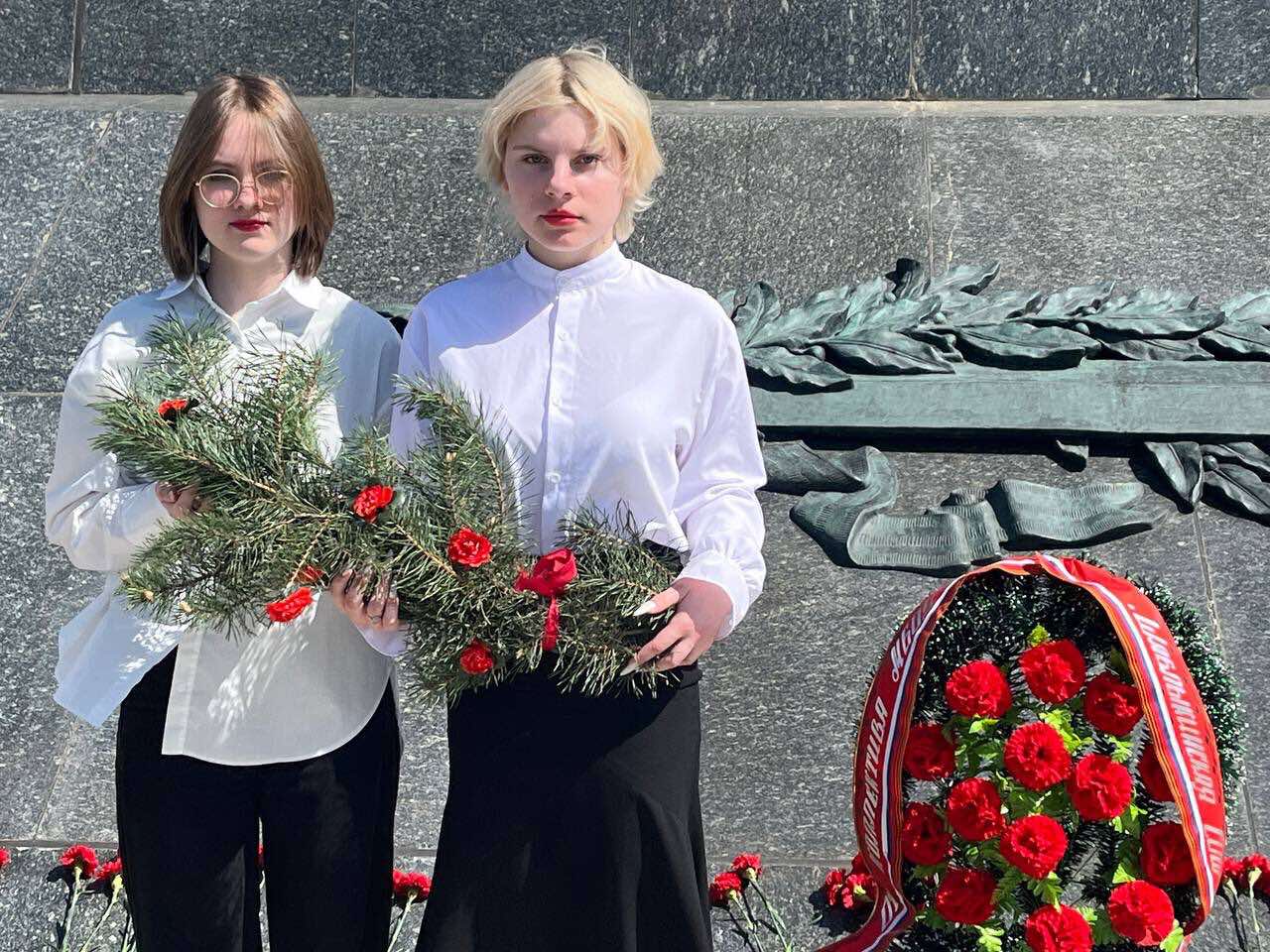 С праздником Великой Победы!