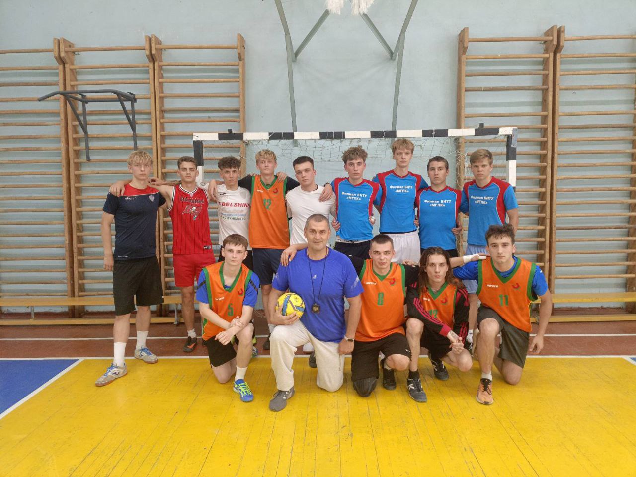 Товарищеская встреча по мини-футболу в колледже